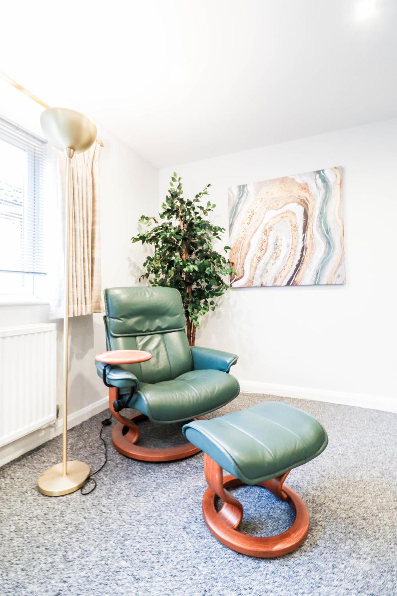 Bright And Spacious Contractor House L Parking! Borehamwood Extérieur photo
